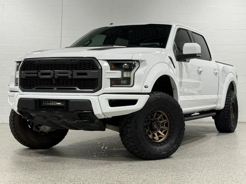 Used 2018 Ford F150 Raptor w/ Equipment Group 802A Luxury AWD/4WD image 2