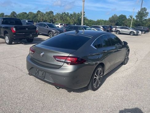 Used 2018 Buick Regal Essence w/ Driver Confidence Package #1 FWD image 4