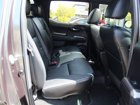 Used 2023 Toyota Tacoma Limited w/ Nightshade Package AWD/4WD image 27