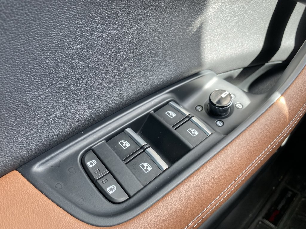 Used 2024 Audi Q8 Premium Plus AWD/4WD image 9