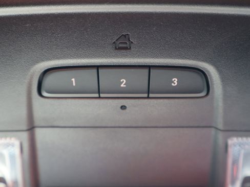 Used 2023 Chevrolet Traverse LT image 26