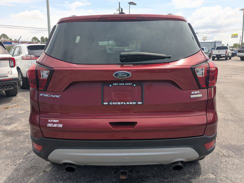 Used 2019 Ford Escape SEL FWD image 4