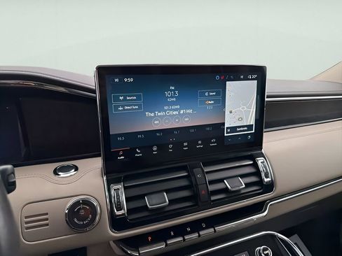 Used 2022 Lincoln Navigator Reserve image 29