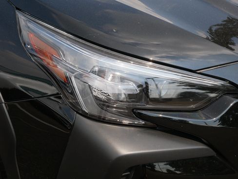 Certified 2025 Subaru Outback Onyx Edition w/ Tech Package 3 AWD/4WD image 16