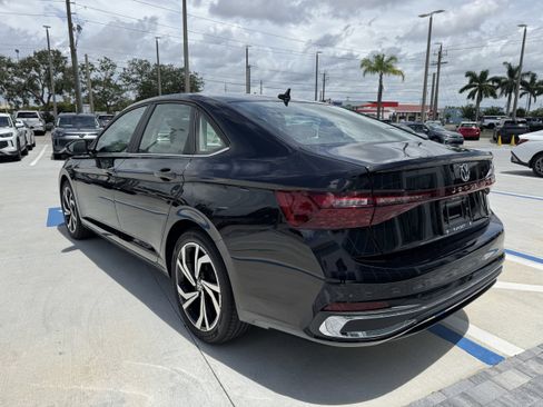 New 2025 Volkswagen Jetta SEL image 5