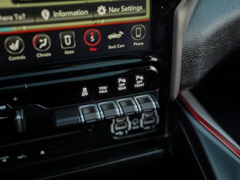 Used 2019 RAM 1500 Rebel image 33