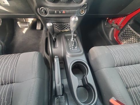 Used 2012 Jeep Wrangler Unlimited Sport image 17