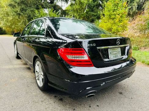 Used 2014 Mercedes-Benz C 250 Sedan image 3