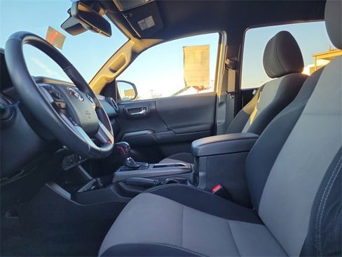 Used 2023 Toyota Tacoma TRD Sport image 18
