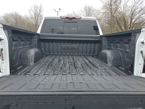 New 2026 GMC Sierra 1500 AT4 w/ Technology Package AWD/4WD image 15