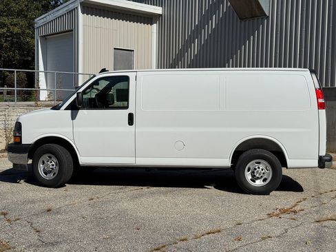 New 2025 Chevrolet Express 2500 Work Van w/ Driver Convenience Package image 5