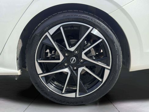 Used 2024 Nissan Sentra SR w/ SR Premium Package FWD image 59