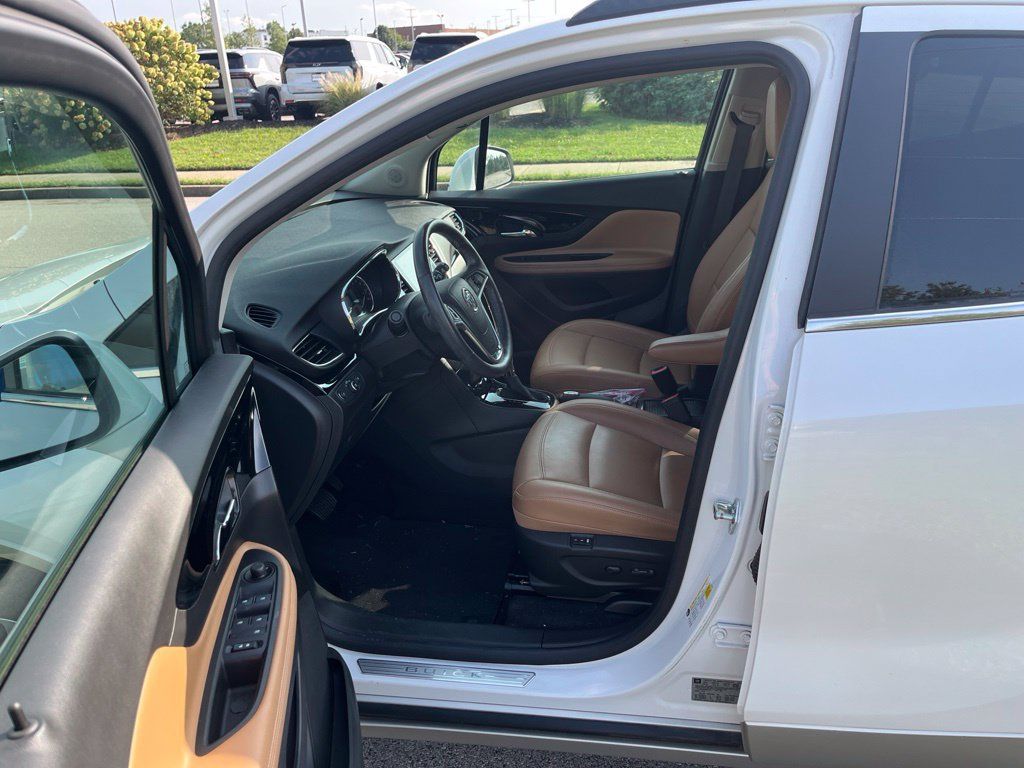 Used 2019 Buick Encore Essence w/ Experience Buick Package AWD/4WD image 6