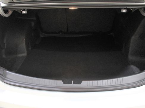 Used 2021 Chevrolet Malibu LS image 22