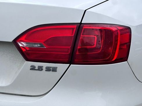 Used 2013 Volkswagen Jetta SE image 12