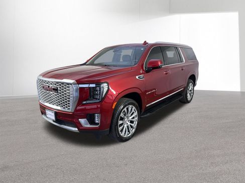 Used 2024 GMC Yukon XL Denali AWD/4WD image 23
