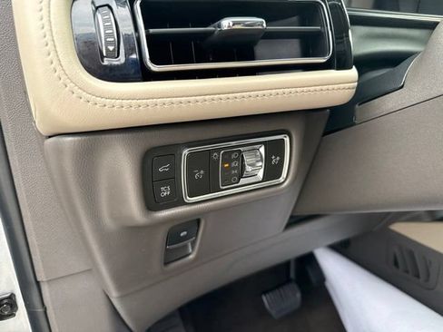 Certified 2023 Lincoln Nautilus AWD w/ Premium Package image 25