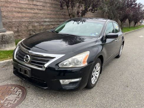 Used 2015 Nissan Altima 2.5 S w/ Power Driver Seat Package FWD image 1