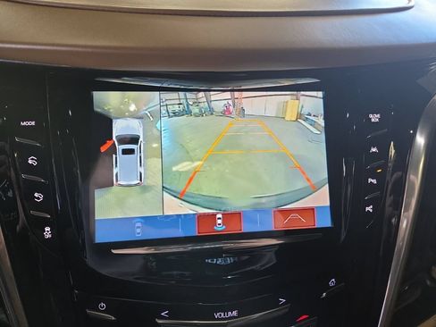 Used 2020 Cadillac Escalade Platinum AWD/4WD image 24