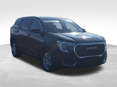 Used 2024 GMC Terrain SLE FWD image 2