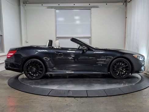 Used 2017 Mercedes-Benz SL 550 image 19