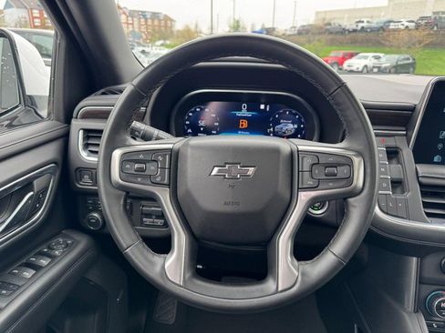 Used 2023 Chevrolet Suburban Z71 w/ Luxury Package image 14