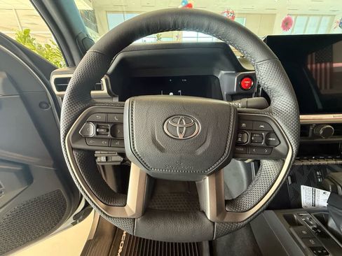 Used 2025 Toyota Tacoma TRD Off-Road w/ TRD Off Road Premium Package image 16