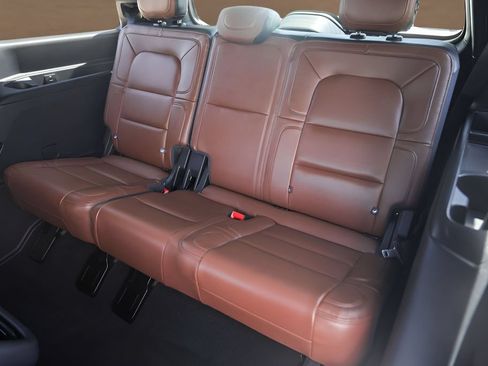 Used 2024 Lincoln Navigator Reserve AWD/4WD image 24