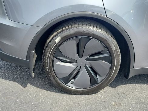 Used 2026 Tesla Model Y AWD image 35