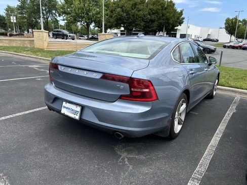 Used 2017 Volvo S90 T5 Momentum w/ Convenience Package FWD image 20