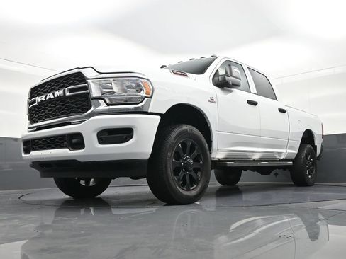 Used 2024 RAM 2500 Tradesman w/ Chrome Appearance Group AWD/4WD image 25