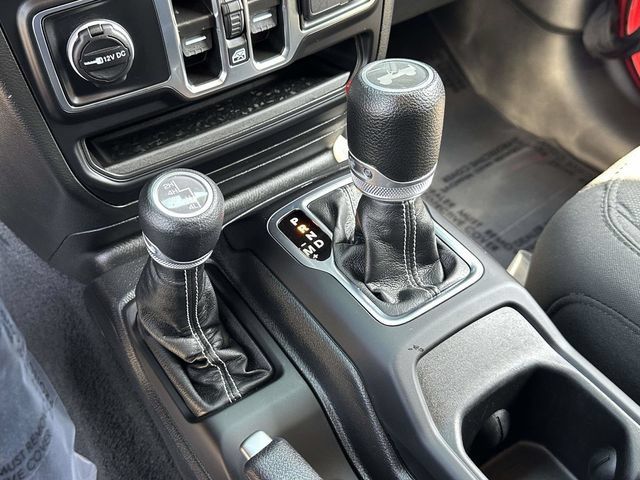 Used 2023 Jeep Wrangler Unlimited Sahara AWD/4WD image 8