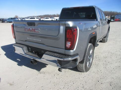 New 2026 GMC Sierra 2500 SLE w/ SLE Value Package; image 5