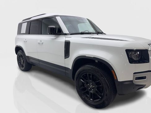 Used 2025 Land Rover Defender 110 S image 12