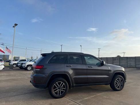 Used 2021 Jeep Grand Cherokee Trailhawk w/ Trailhawk Luxury Group AWD/4WD image 20