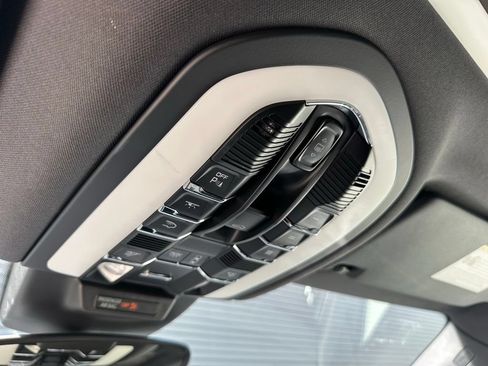 Certified 2018 Porsche Macan S AWD/4WD image 28