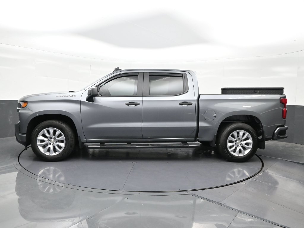 Used 2022 Chevrolet Silverado 1500 Custom RWD image 2