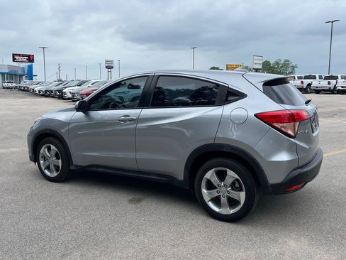 Used 2017 Honda HR-V LX image 7