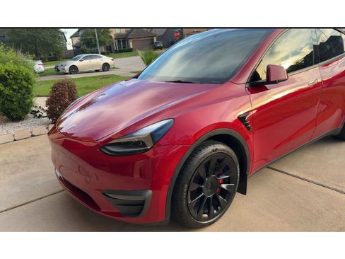 Used 2022 Tesla Model Y Long Range AWD/4WD image 1