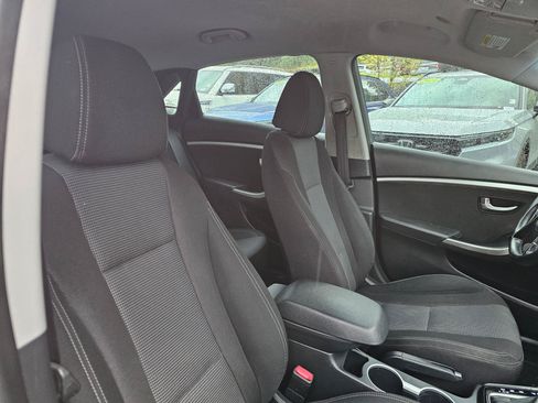 Used 2016 Hyundai Elantra GT w/ Option Group 02 FWD image 11