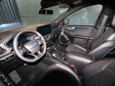 Used 2025 Ford Escape ST-Line Elite w/ Tech Pack #2 image 2