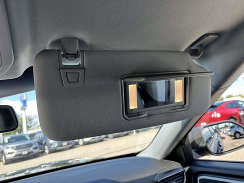 Used 2022 Ford Explorer XLT w/ Equipment Group 202A image 29