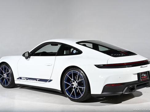 Used 2026 Porsche 911 Carrera T image 4