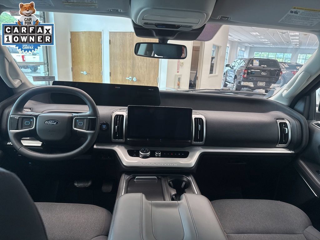 Used 2025 Ford Expedition Max Active AWD/4WD image 16