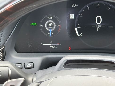 Used 2024 Lexus LS 500 w/ Interior Upgrade Package RWD image 28