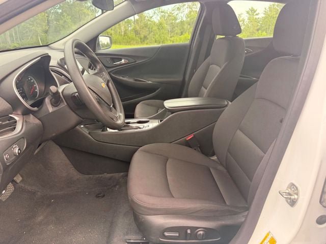 Used 2025 Chevrolet Malibu LT FWD image 8