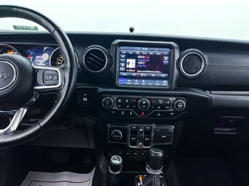 Used 2022 Jeep Gladiator Overland w/ Popular Equipment Package image 10