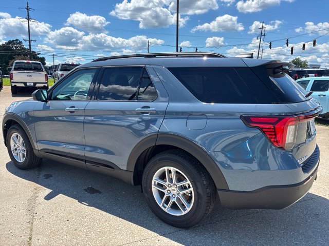 New 2026 Ford Explorer Active w/ Active Comfort Package RWD image 3