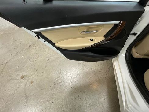 Used 2017 BMW 330i Sedan RWD image 13