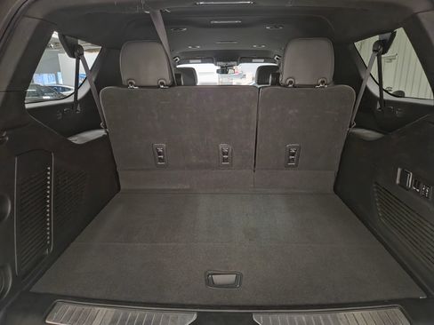 Used 2023 Chevrolet Suburban Premier RWD image 38